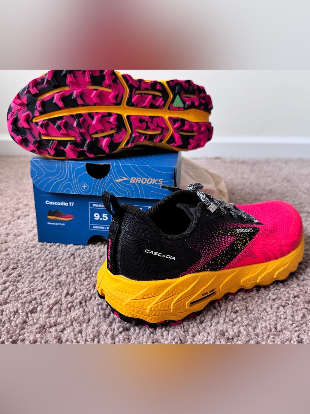 Brooks Cascadia 17 Trail Runners - Never Worn